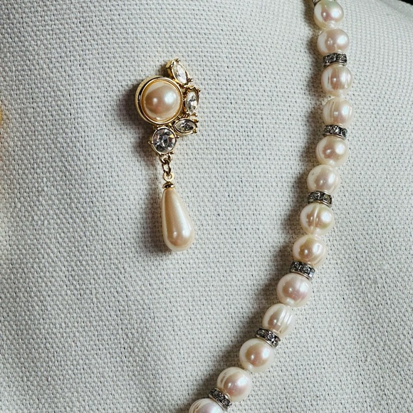 Jewelry - Elegant Pearl Earrings and Necklace Set